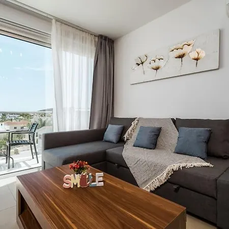Sunnyvillas 1 Bedroom Swimming Pool Cor Protaras